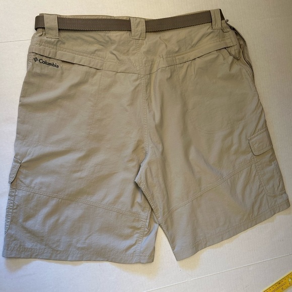 Columbia belted Omni Wick Advanced evaporation unisex tan cargo shorts. Sz-L V3 - Picture 2 of 9